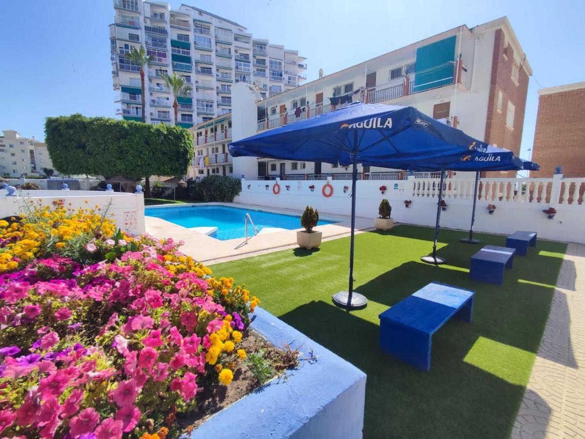 Luxury Beachfront Apartment In Benalmadena Costa Buitenkant foto