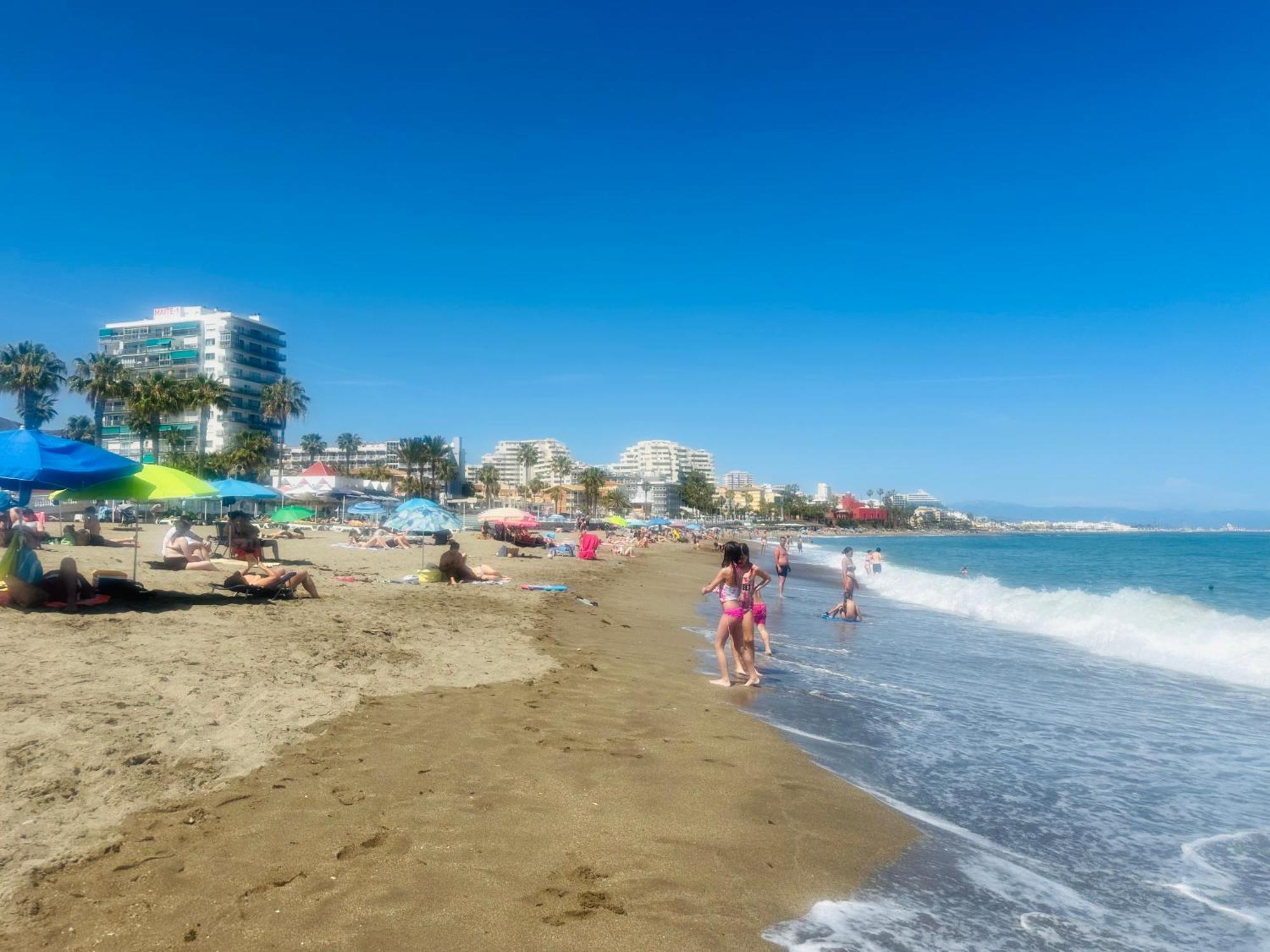 Luxury Beachfront Apartment In Benalmadena Costa Buitenkant foto
