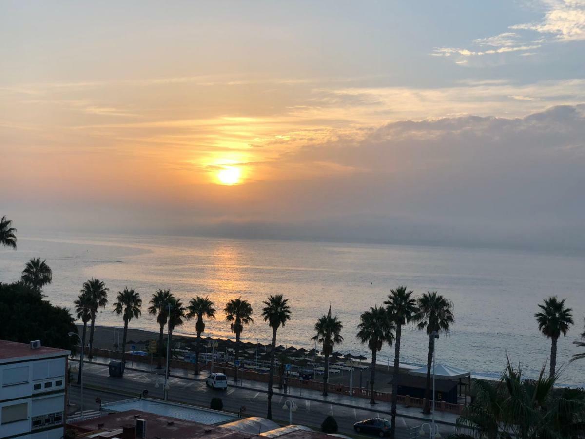 Luxury Beachfront Apartment In Benalmadena Costa Buitenkant foto