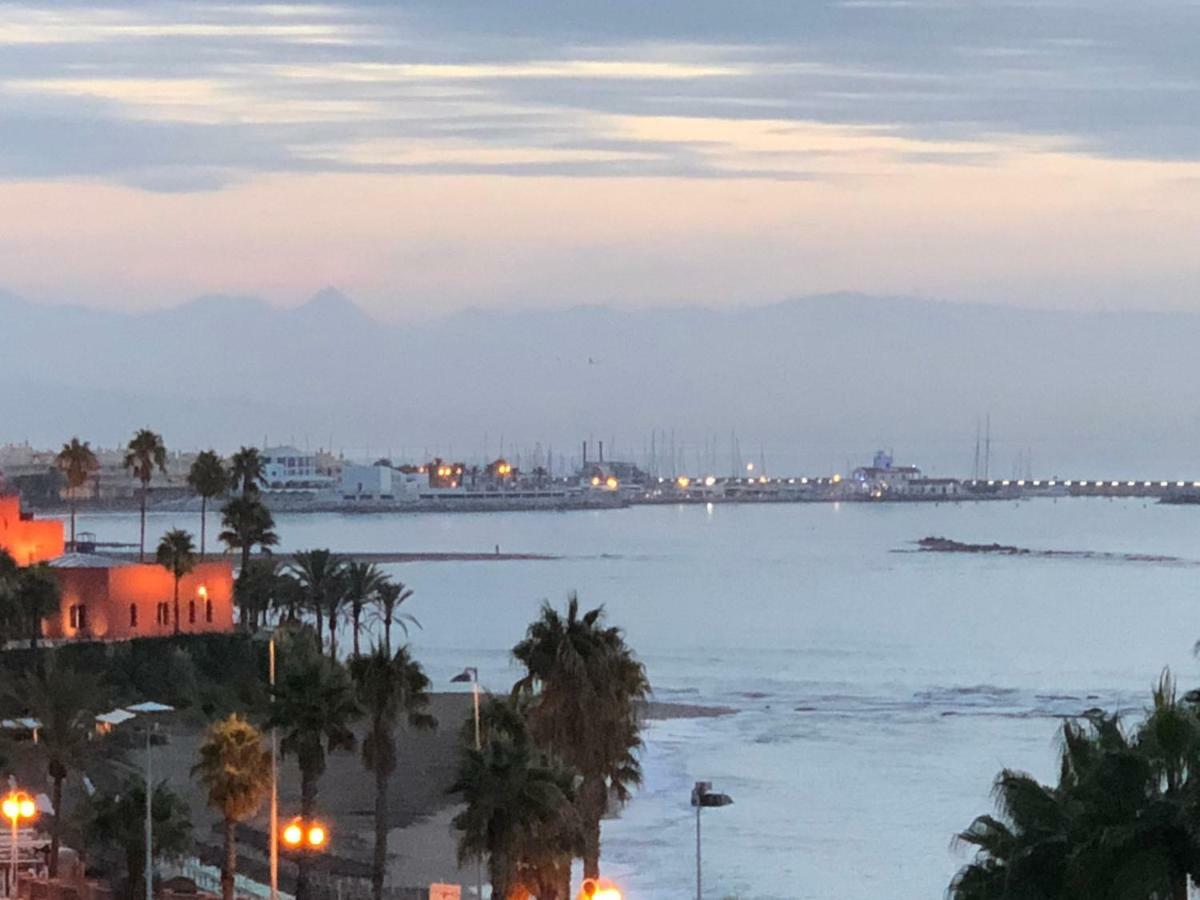 Luxury Beachfront Apartment In Benalmadena Costa Buitenkant foto