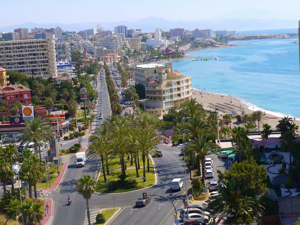 Luxury Beachfront Apartment In Benalmadena Costa Buitenkant foto
