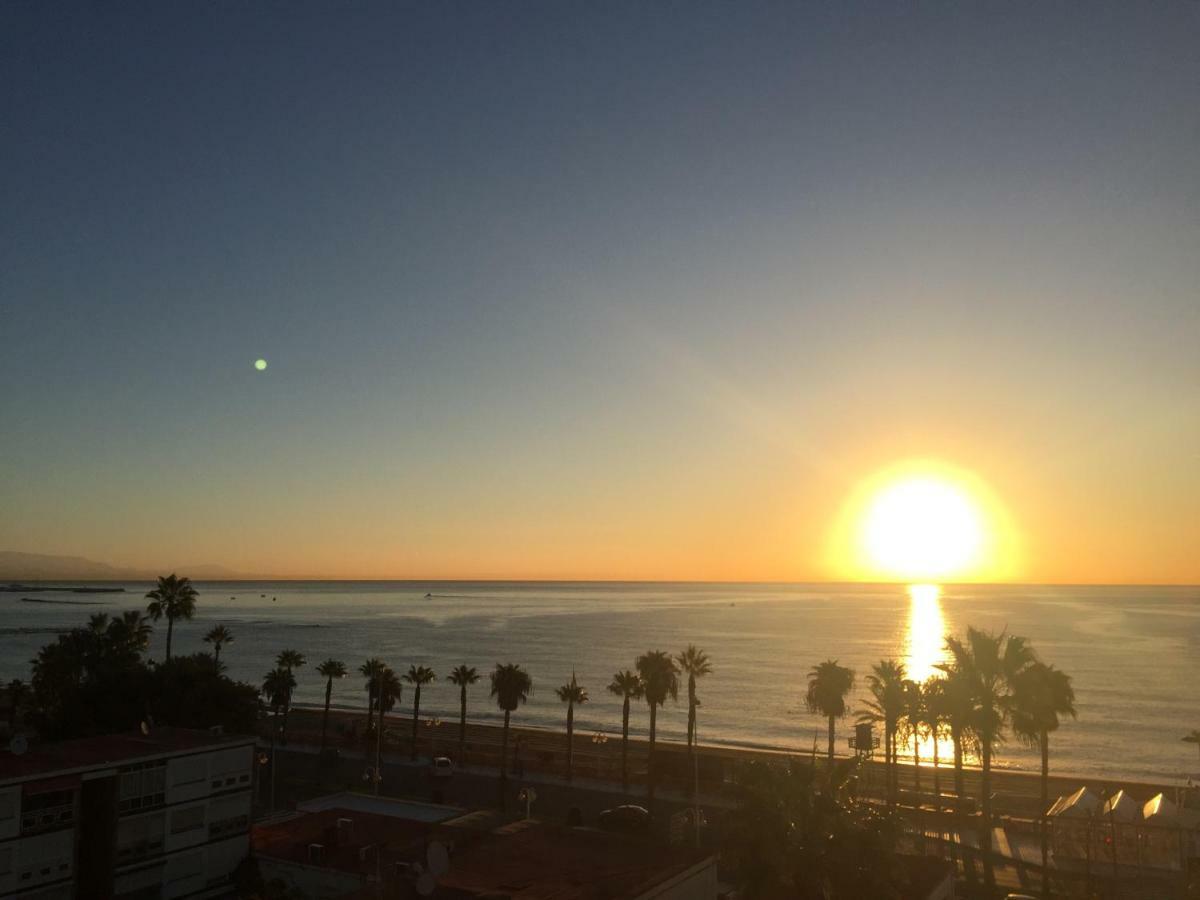 Luxury Beachfront Apartment In Benalmadena Costa Buitenkant foto